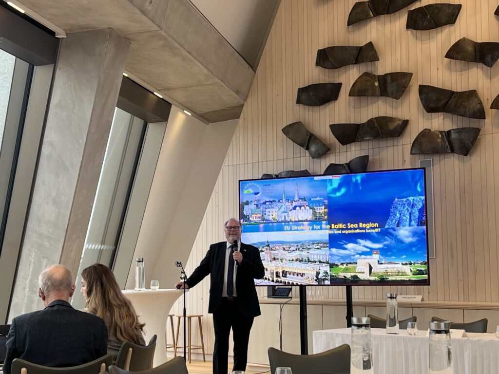 Anders Bergström presenting at Norway's EUSBSR accession event in Oslo.