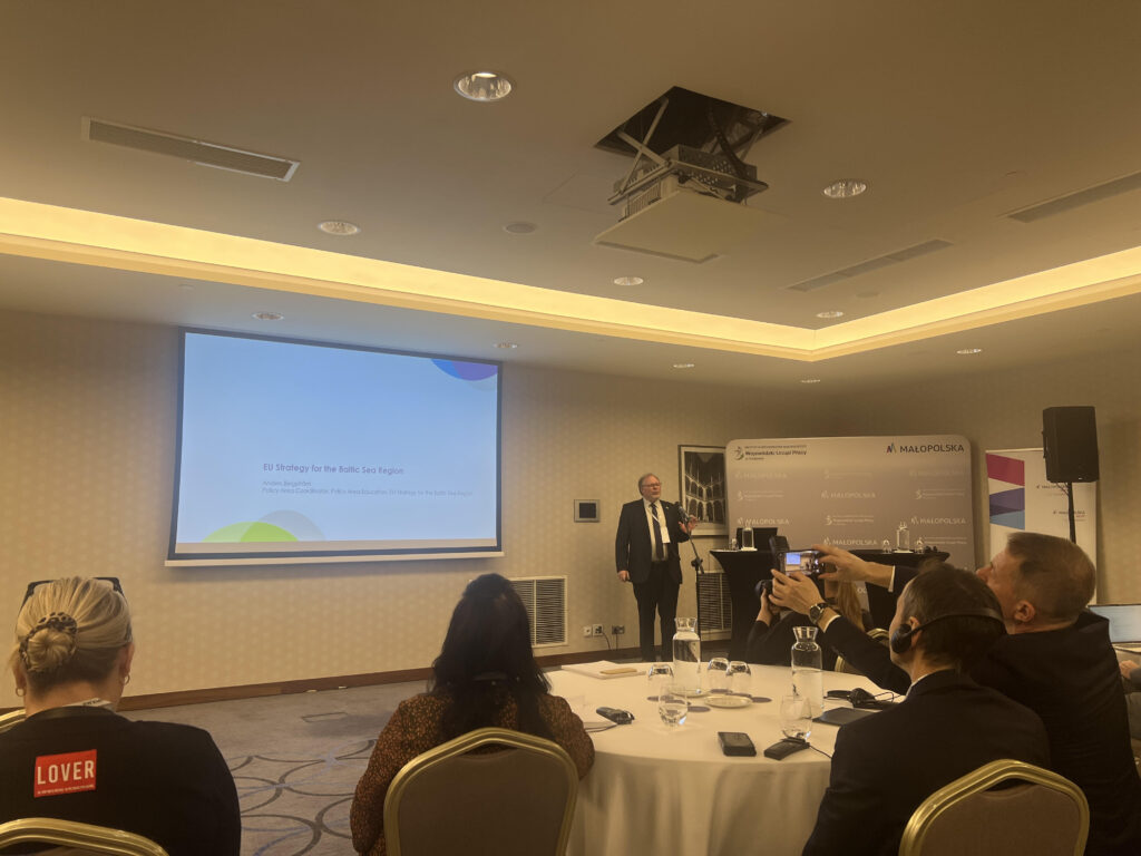 PA Education Coordinator Anders Bergström, instroducing the EU Strategy for the Baltic Sea region to the participants